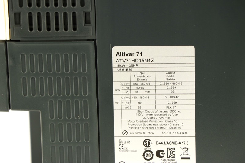 ATV71HD15N4Z 写真5
