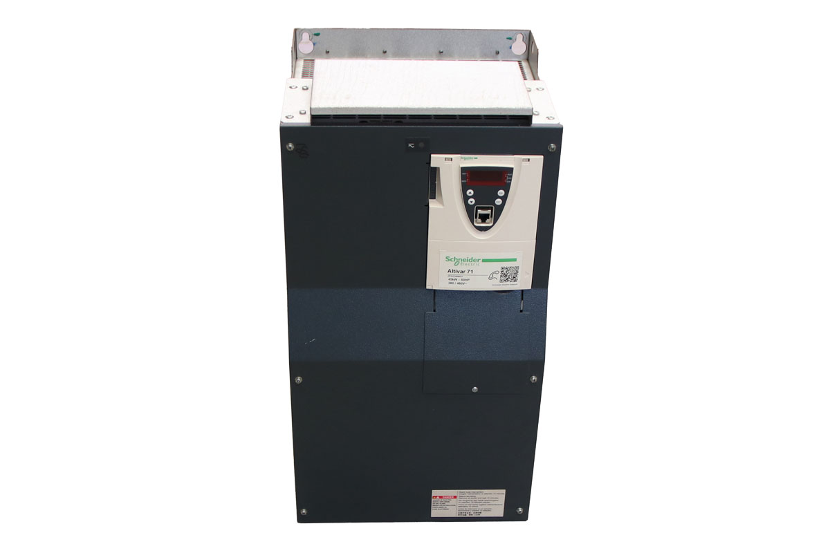 ATV71HD45N4 写真6